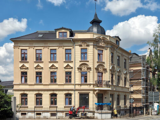 Humboldtstraße 8